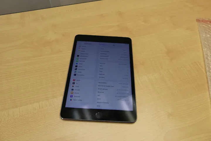 Apple - iPad mini 4 - 32 GB Modell: A1550